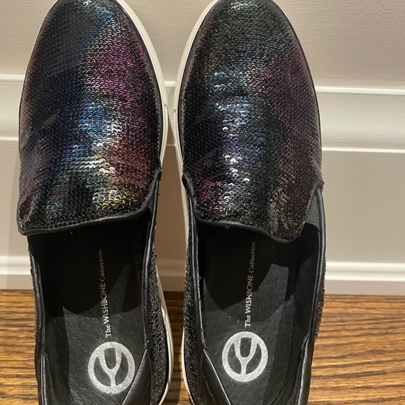 Wishbone sneakers. Worn once. 10 but fits like a 9.5 - Picture 2 of 8